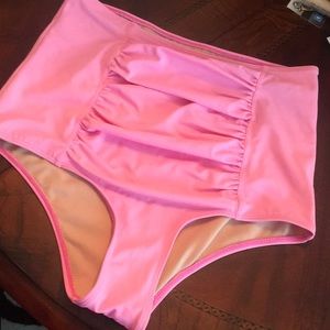 Sold Nwot poppin pink ruched front bottoms S FSOT